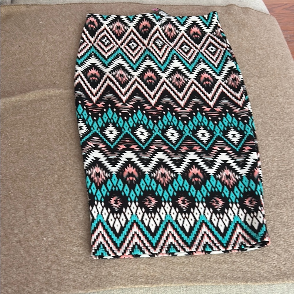 Geometric Patterned Skirt - Multicolor